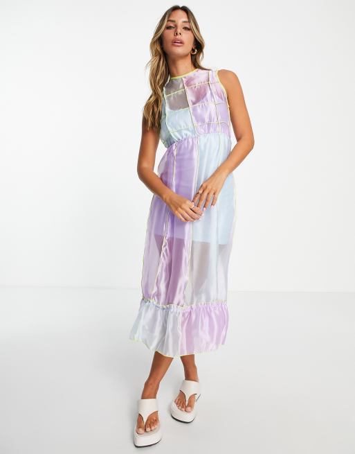Annorlunda - Tule jurk met kleurvlakken in blauw met lila