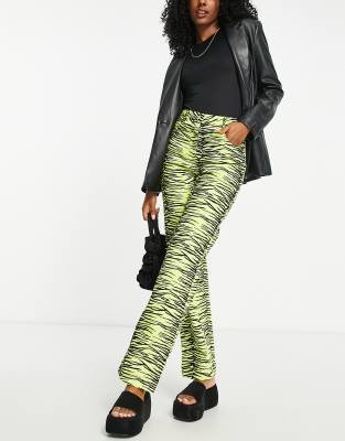 Annorlunda Annorlunda zebra print denim jeans in yellow