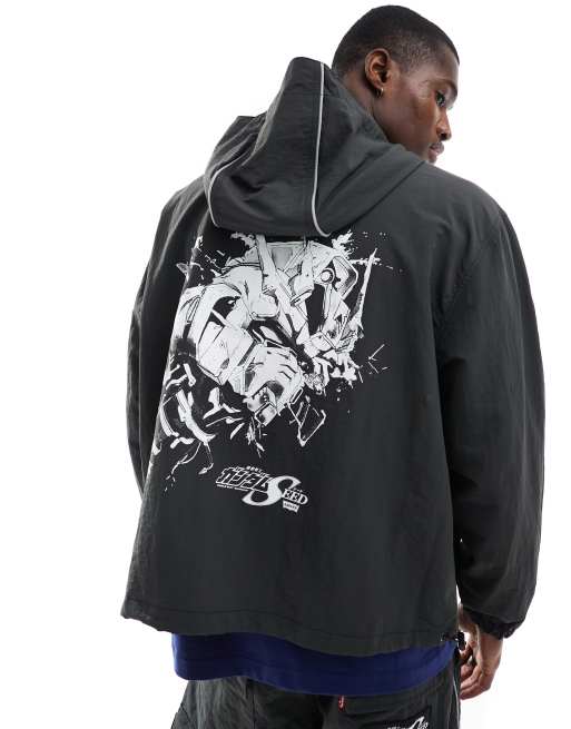 Anorak negro técnico con capucha de corte cuadrado con estampado en la espalda de la colaboración de Levi's x Gundam