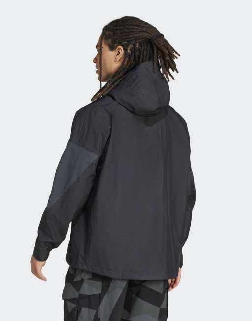 Anorak negro y gris carbón Terrex Xploric 2,5 l Climaproof de adidas, 2 de 4