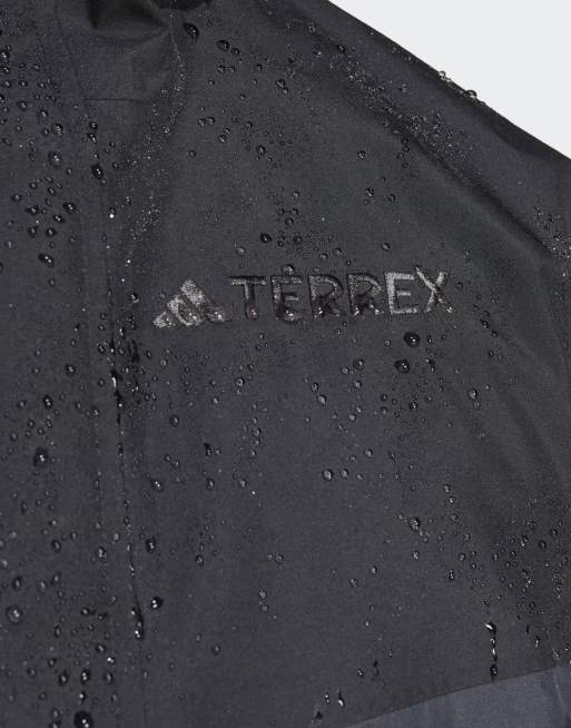 Anorak negro y gris carbón Terrex Xploric 2,5 l Climaproof de adidas, 4 de 4