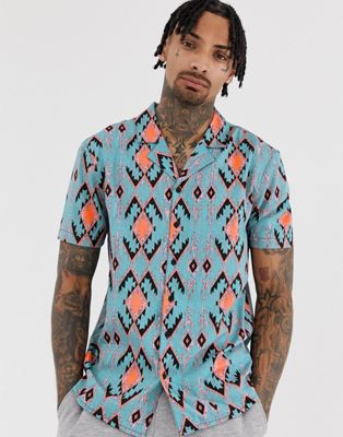 Another Influence – Aztec-mönstrad skjorta i neon med platt krage-Rosa
