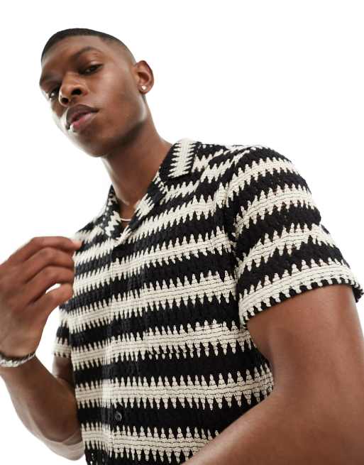 Another Influence - Camicia da spiaggia in maglia nera e bianca a zig-zag