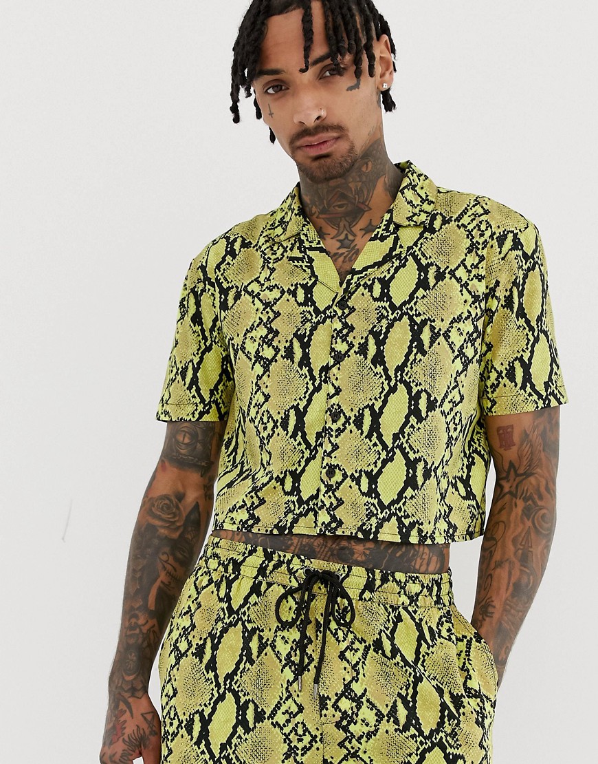Another Influence - Cropped overhemd van combi-set in neon slangenprint-Geel