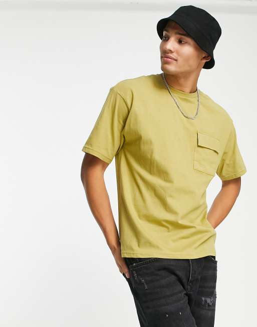 Another Influence – Kastiges T-Shirt in Khaki mit Brusttasche