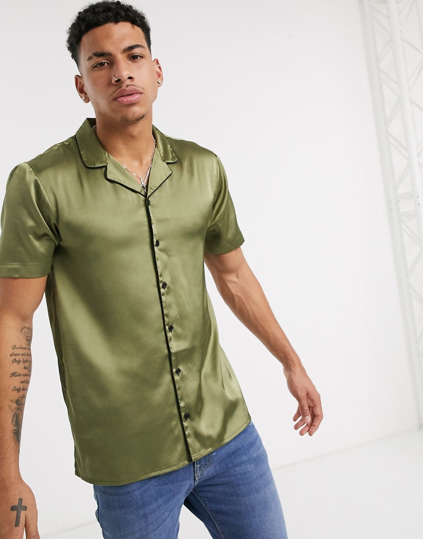 Another Influence – Khakifärgad satinskjorta med platt krage-Grön