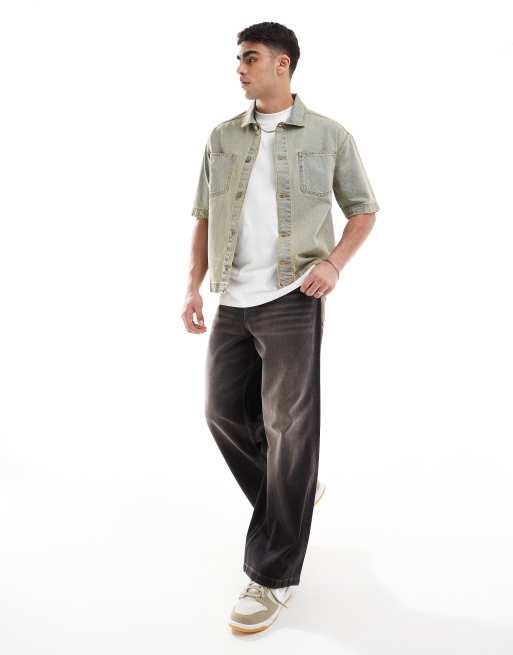 Another Influence – Kurzärmliges Denim-Hemd in Vintage-Waschung mit kastigem Schnitt