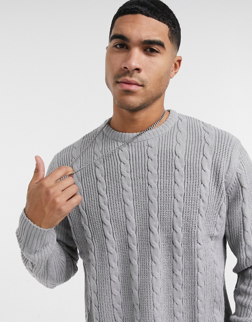 Another Influence – Ljusgrå, kabelstickad tröja
