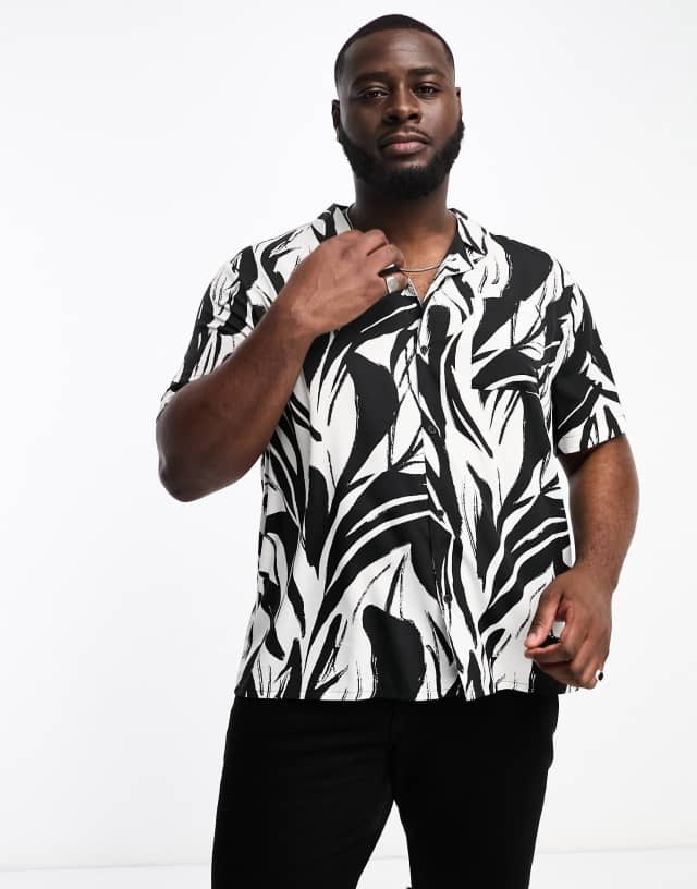 Another Influence Plus short sleeve printed shirt in black