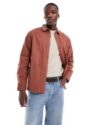 pocketed overshirt in chestnut-Brown