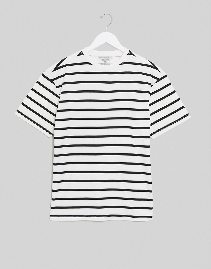 Another Influence – Randig t-shirt med boxig passform i oversize-modell-Svart