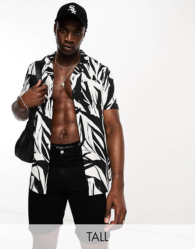 Another Influence - tall short sleeve printed shirt in black