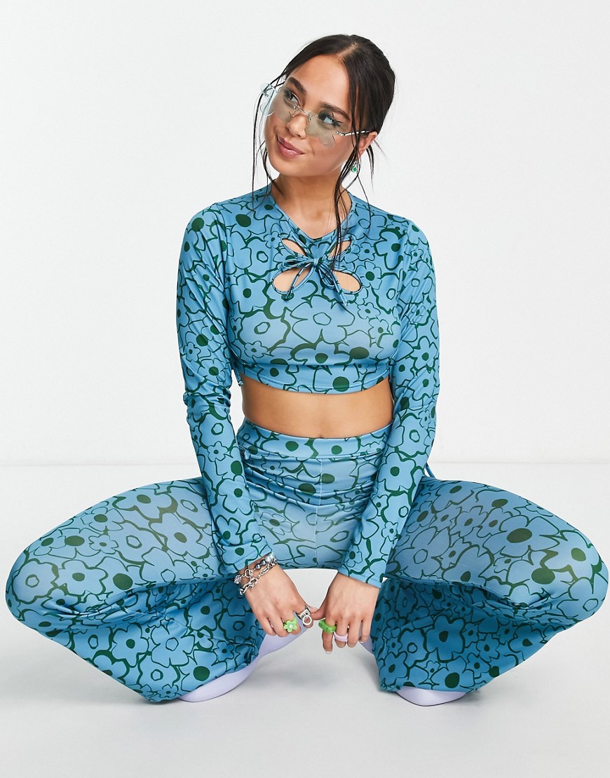 cut out crop top in blue retro floral - part of a set