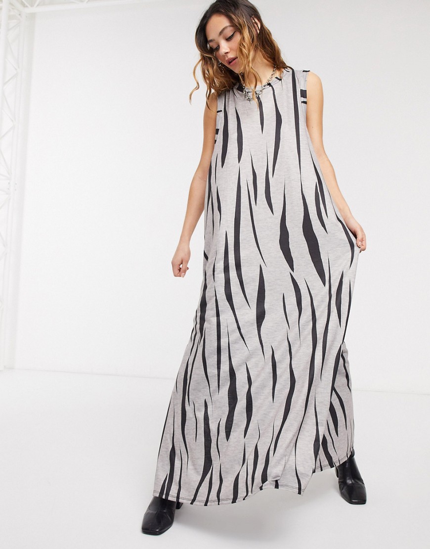 Another Reason jersey maxi dress in zebra print with thigh split-Grey