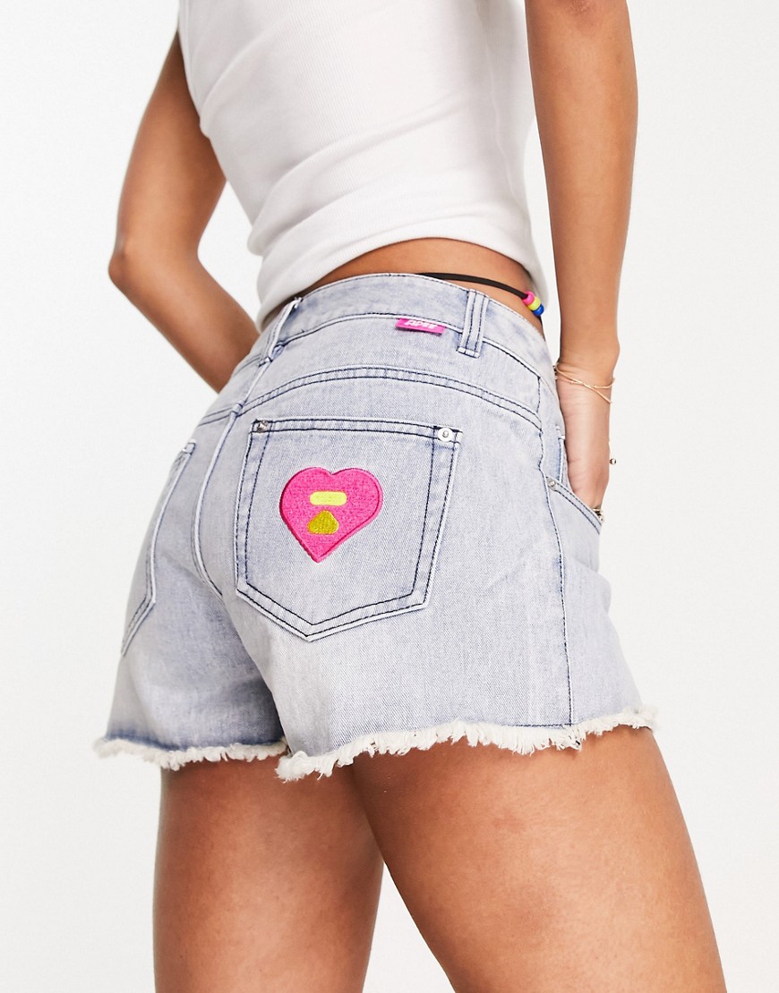 APEE by A BATHING APE denim shorts with back logo in blue