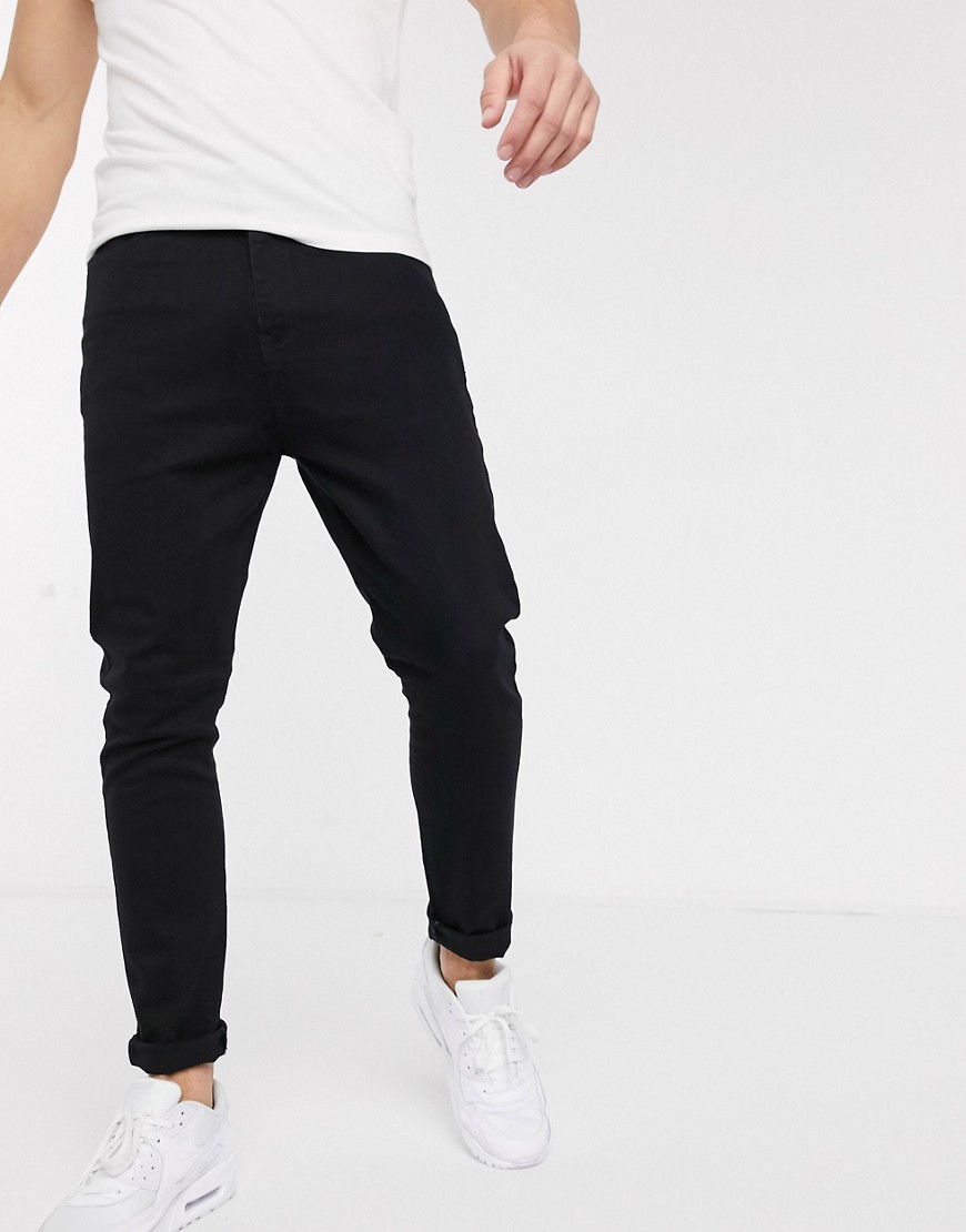APT – Svarta jeans i morotsmodell