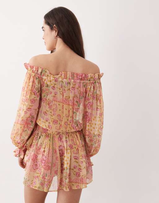 Aray - Gennemsigtig mini-strandkjole med offshoulder-snit i lyserødt paisley-mønster, 3 af 4