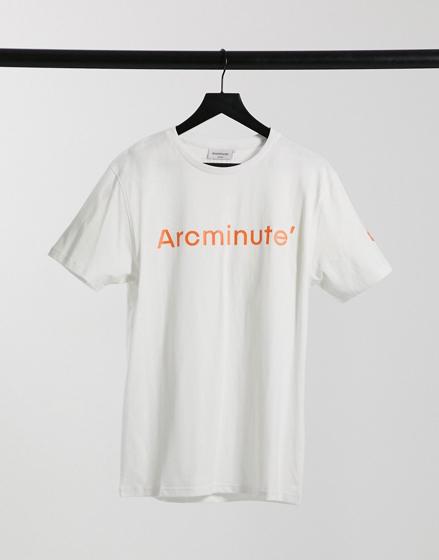 Arcminute – Vit t-shirt med logga