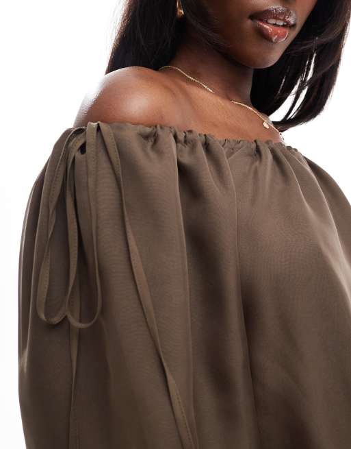 Aria Cove - Brun minikjole med vide ærmer og flæsekant i chiffon, 3 af 4