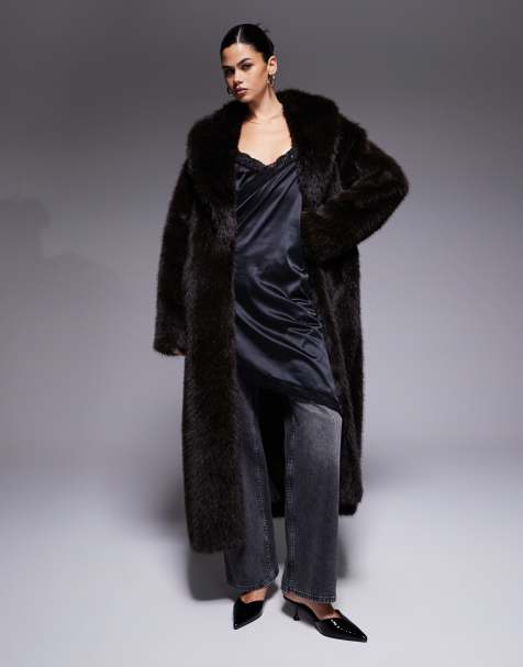 Aria Cove - Chokoladebrun oversized maxi-jakke i imiteret pels med krave - view 1