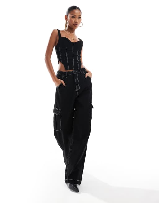 Aria Cove - Coordinato in denim nero con top a corsetto con cuciture a contrasto e jeans