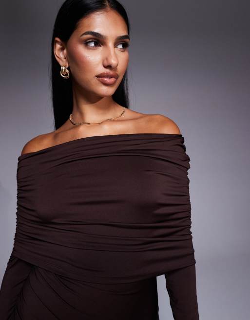 Aria Cove double sculpted slinky ruched extreme foldover asymmetric shoulder mini dress in chocolate, 3 of 4