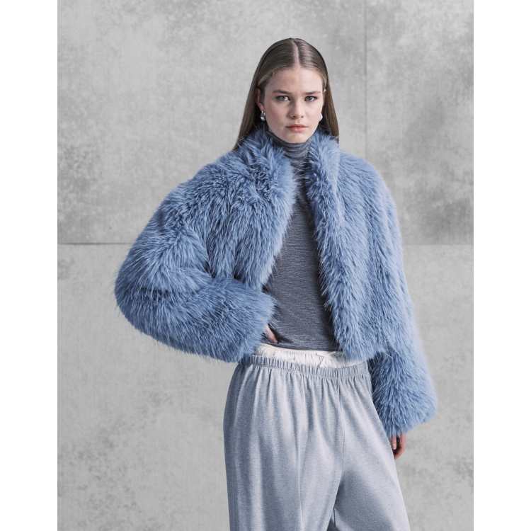 208828317-1-blue?$n_750w$&wid=