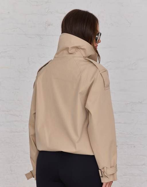 Aria Cove funnel neck belt sleeve cropped trench bomber jacket in tan, 3 of 4