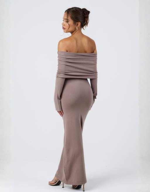 Aria Cove - Gebreide maxi-bardotjurk met rimpeleffect in mokka, 2 van 4