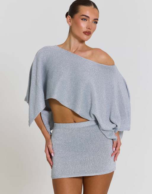 Aria Cove glimmerstrikket offshoulder poncho-top i sæt i sølv, 2 af 4