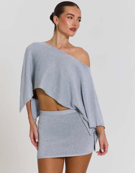Aria Cove glimmerstrikket offshoulder poncho-top i sæt i sølv, 4 af 4