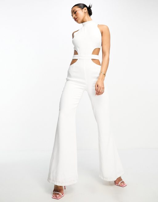 Aria Cove - Hoogsluitende jumpsuit met wijde pijpen en uitsnijdingen in wit