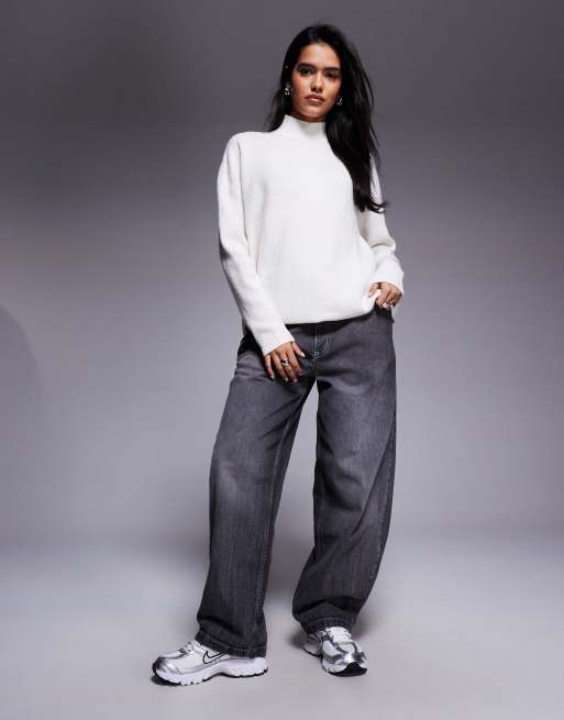 Aria Cove knitted crew neck ribbed cuff jumper in cream, 2 of 4