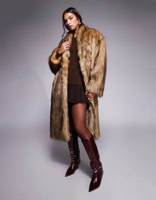 Aria Cove - Kragenloser Longline-Mantel aus farblich abgesetztem Kunstpelz in Braun mit Oversize-Schnitt-Brown