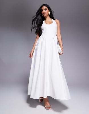 Aria Cove - Maxikleid in Weiß mit U-Ausschnitt und tiefer Taille
