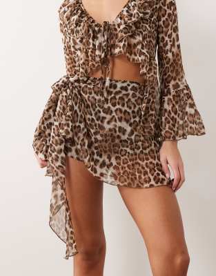 Aria Cove mesh wrap mini shorts in leopard - part of a set leopard 11790₽