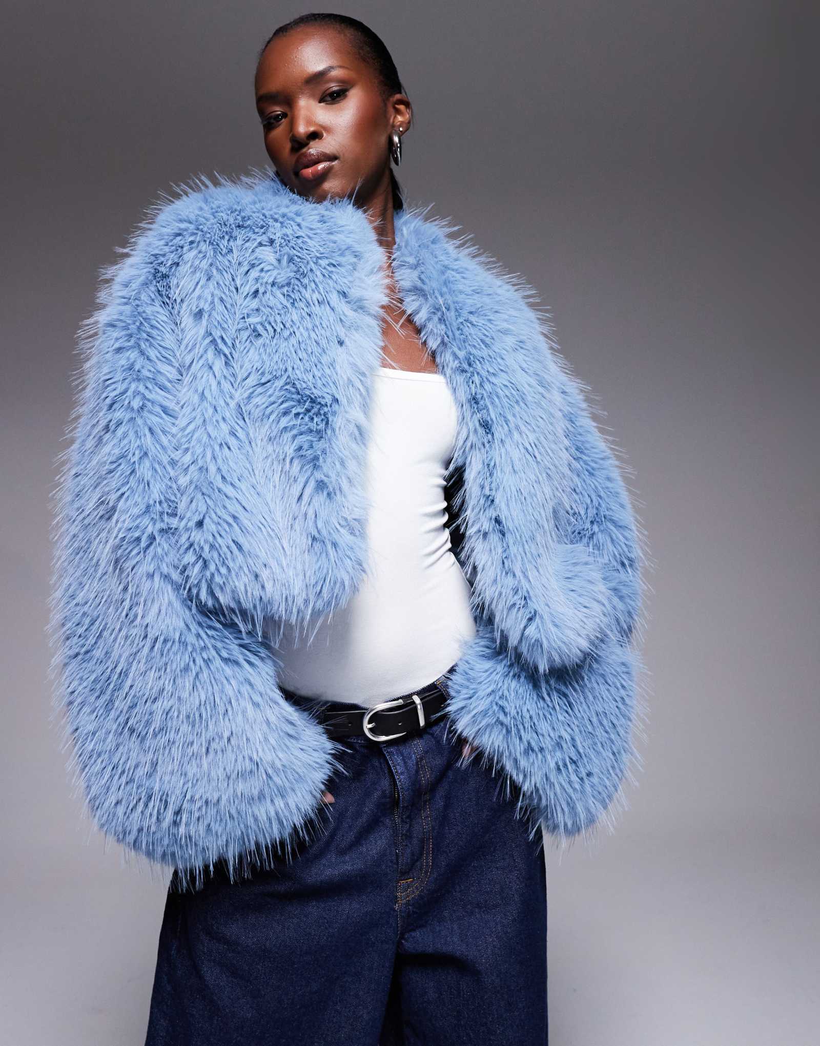 Куртка из монгольского искусственного меха Aria Cove синего цвета