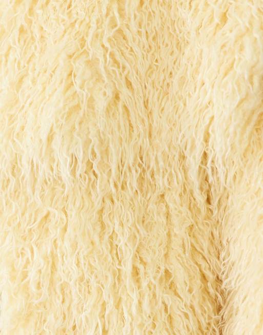 Aria Cove oversized collar faux mongolian fur cropped jacket in yellow, 3 of 4