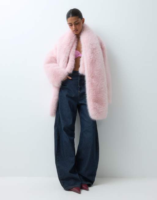Aria Cove oversized cropped faux fur jacket with detachable scarf in pink, 4 of 5