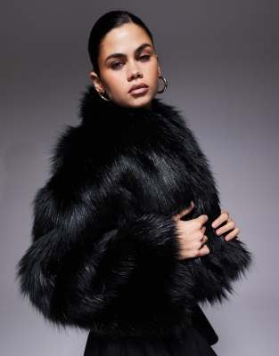 Aria Cove Oversized Cropped Wide Sleeve Faux Fur Jacket In Black