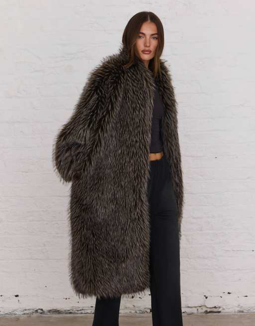 Aria Cove oversized tipped faux fur maxi coat in brown, 4 of 4
