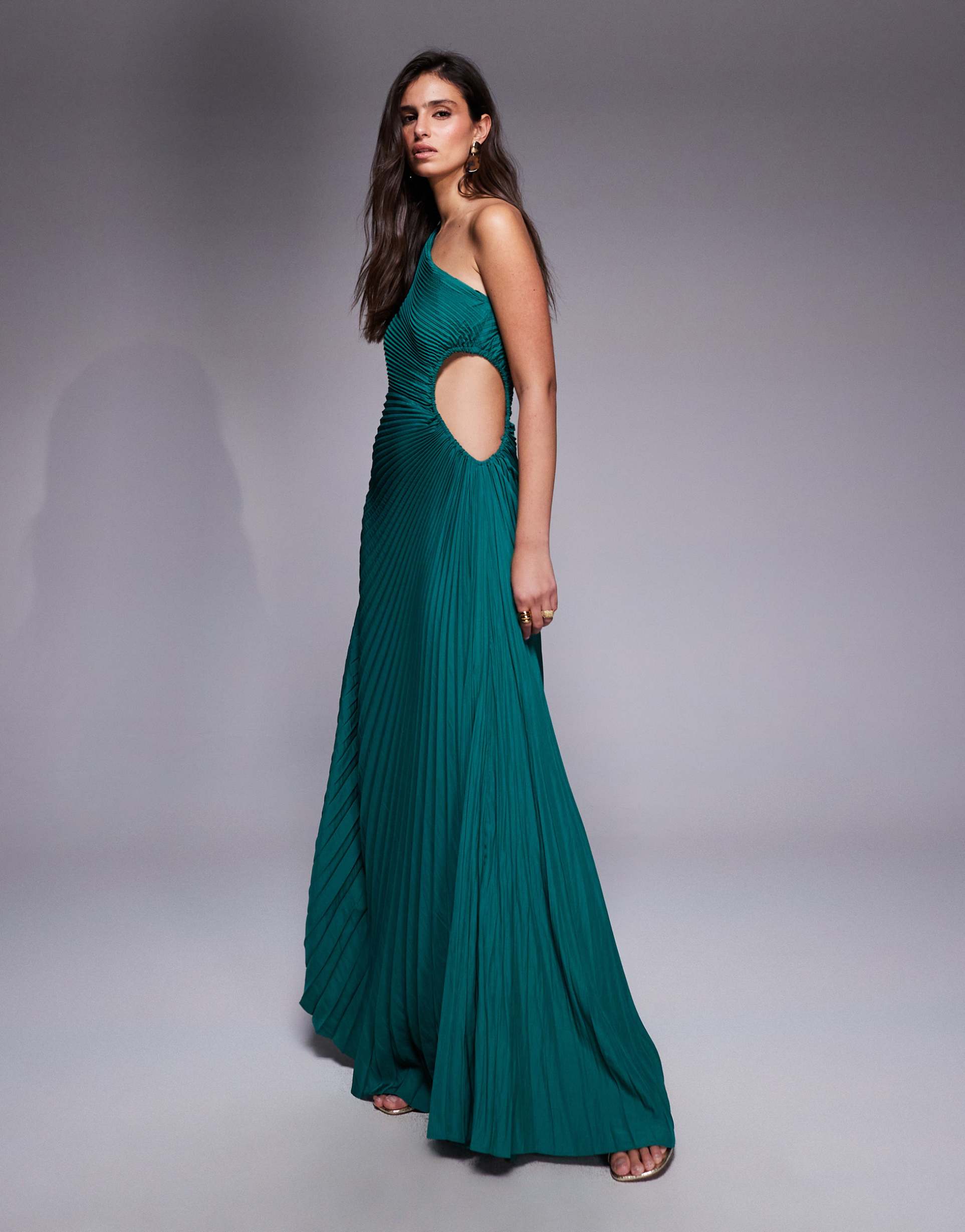 aria cove pleated one shoulder cut out maxi dress in emerald