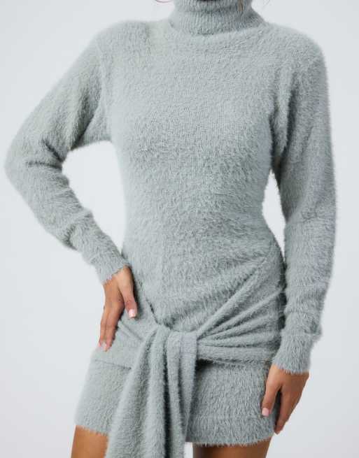 Aria Cove - Robe courte drapée et nouée devant en maille duveteuse avec col roulé - Gris, 4 de 4