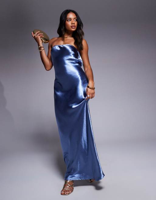 Aria Cove - Robe longue bandeau en satin martelé avec dos ouvert - Bleu, 3 de 4
