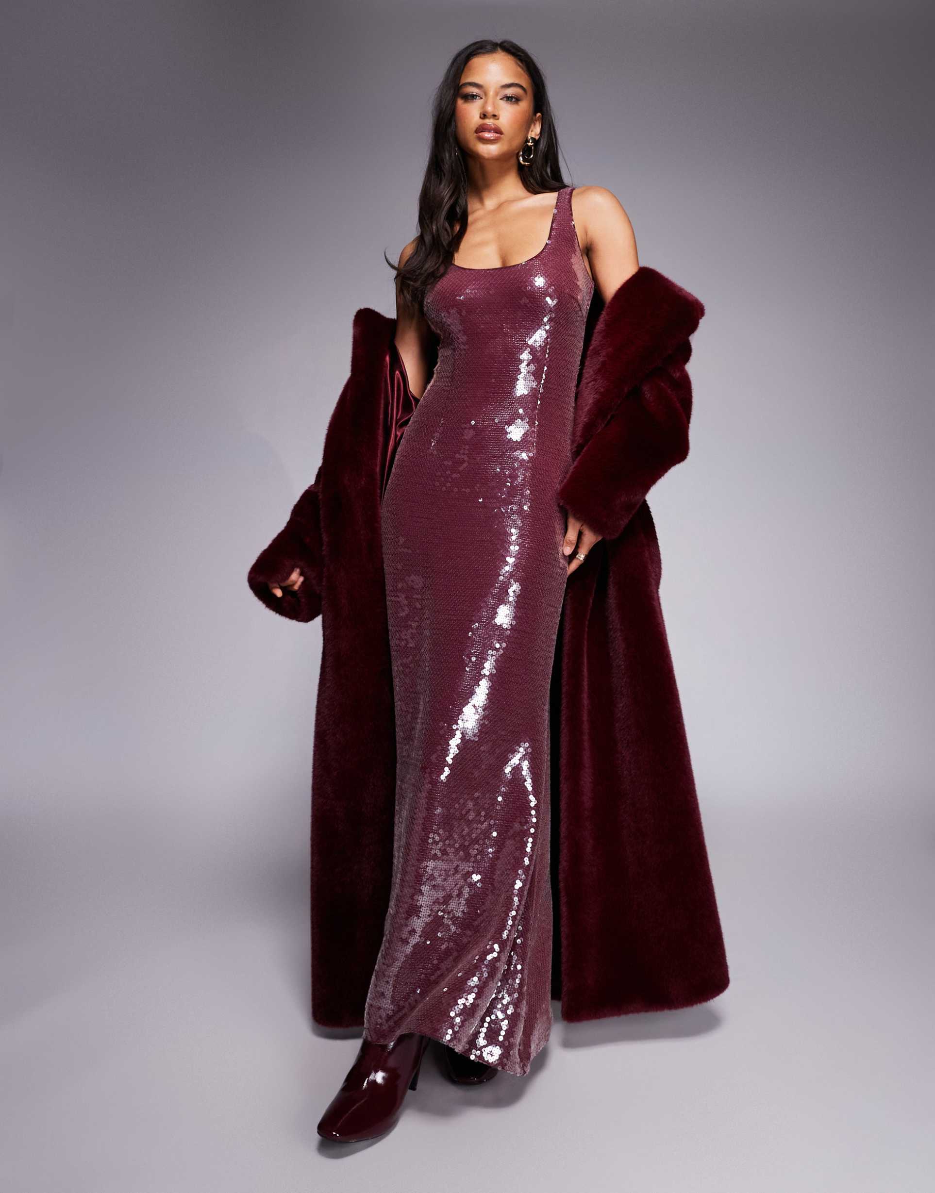 aria cove sequin scoop neck maxi dress in burgundy