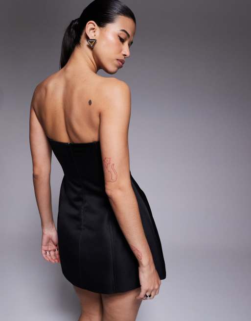 Aria Cove - Sort struktureret bandeau-minikjole med sømdetaljer i satin, 4 af 4