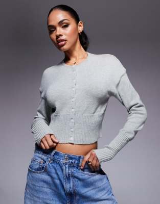Aria Cove - Strukturierte Cropped Strickjacke in Grau mit breiten Bündchen und gerippter Taille