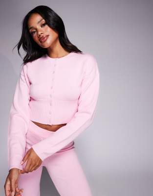 Aria Cove - Strukturierte Cropped Strickjacke in Rosa mit gerippter Taille, Kombiteil