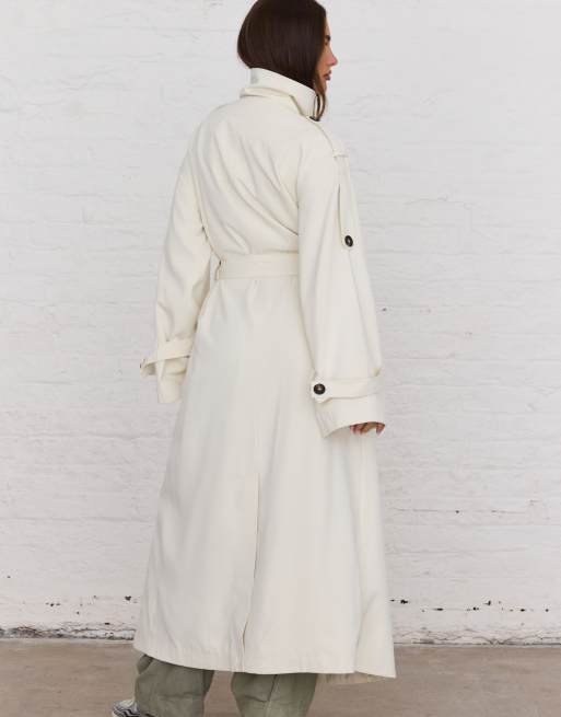 Aria Cove trench lungo con cintura e maniche ampie color crema, 4 di 4
