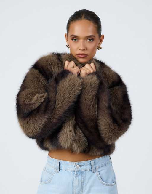 Aria Cove - Veste courte en fausse fourrure à rayures - Marron
